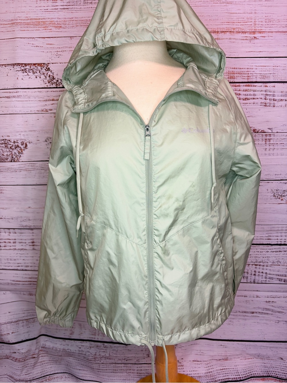 Columbia Women’s Light Green Hooded Windbreaker Jacket